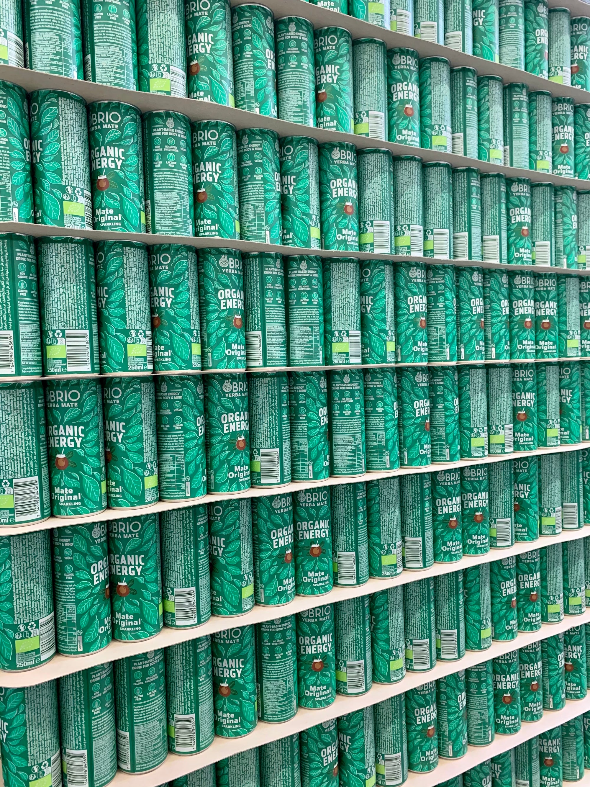 Brio Maté Energy Drink Naturel Bio cans wall